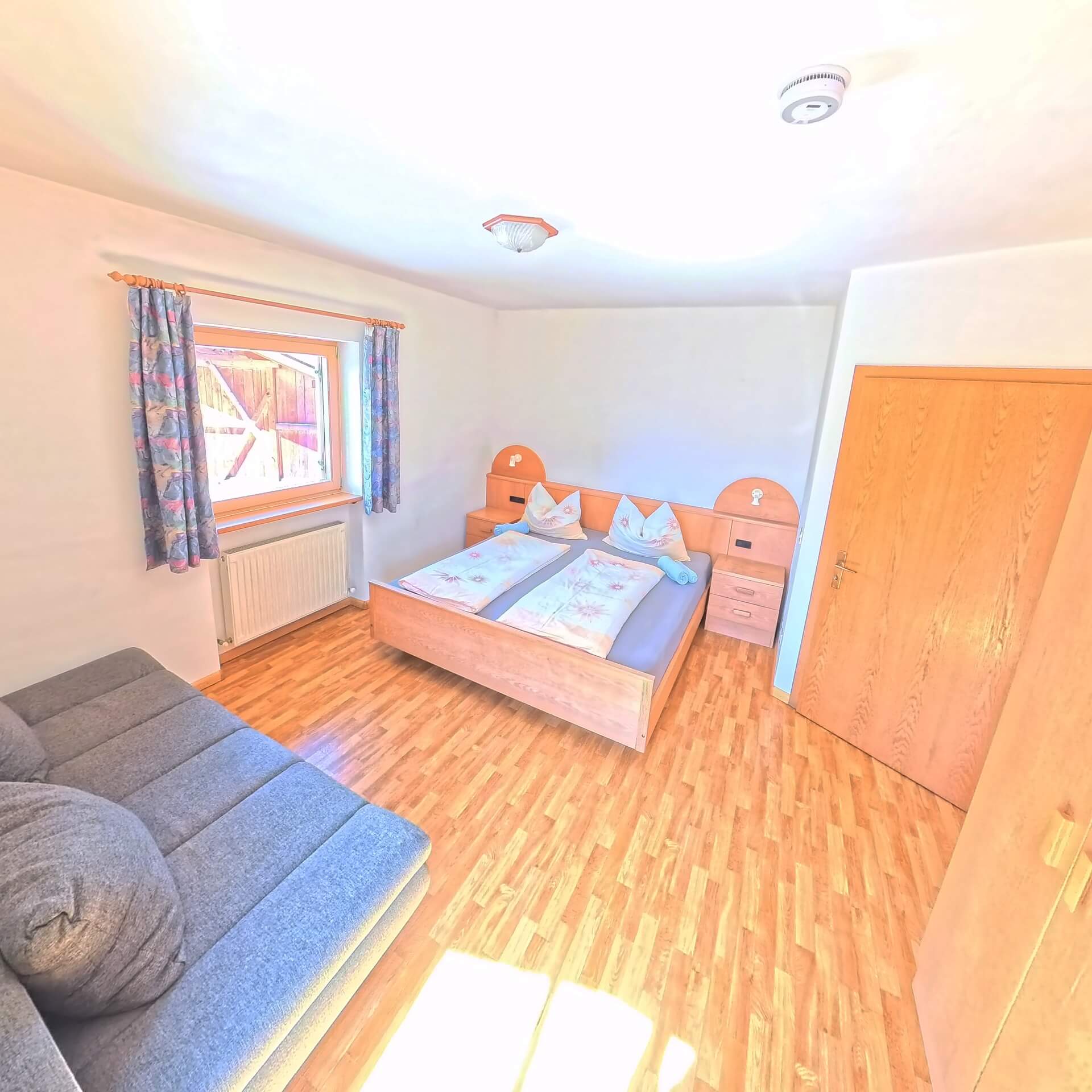 Schlafzimmer in Wohnung 1